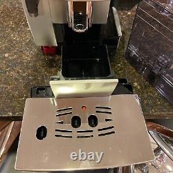De'Longhi Magnifica S ECAM23270S Espresso & Cappuccino Machine