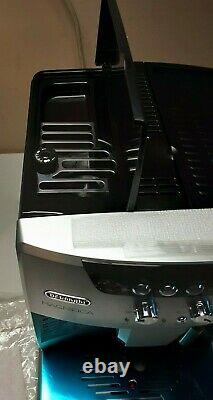 DeLonghi Magnifica Super Automatic Espresso & Cappuccino Machine Comes withCoffee
