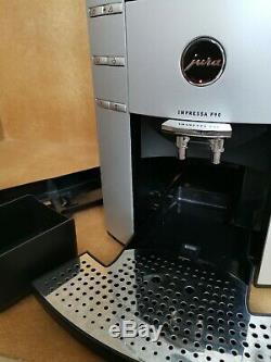 Jura Impressa F90 Bean to Cup Coffee Machine + Cappuccino Nozzle, Box & Manual